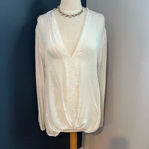 Prontomoda Giusy Ivory Silk Flowy Long Sleeve V-Neck Blouse